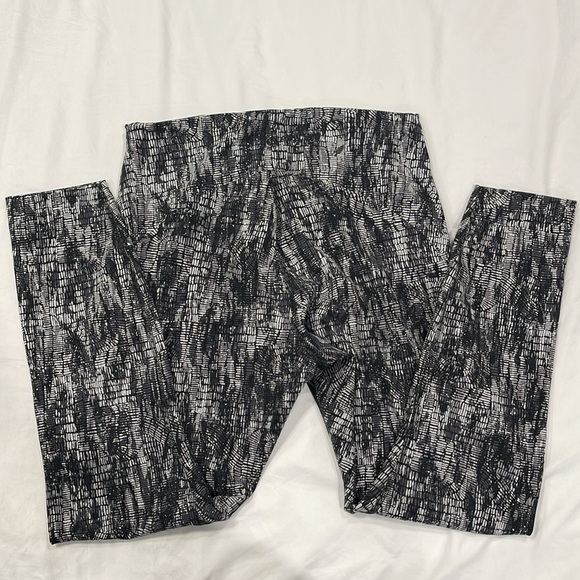 Lululemon Fast and Free high Rise “25 - Picture 2 of 5